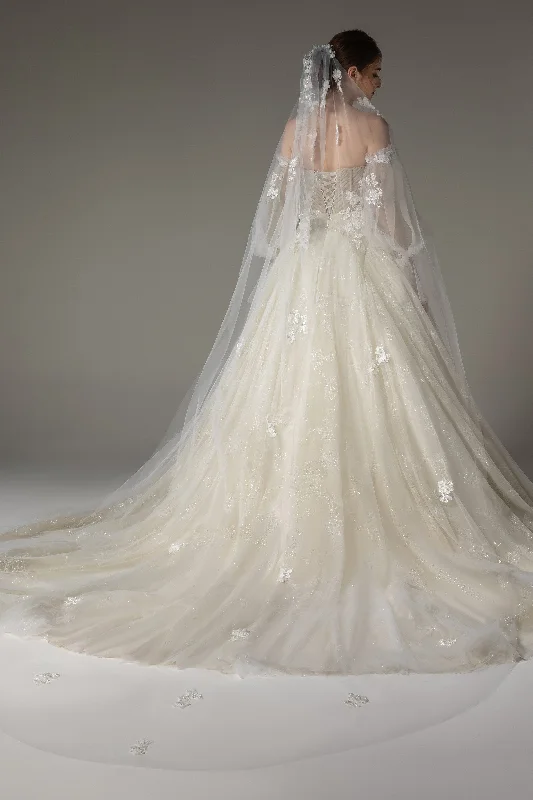 One-tier Cut Edge Tulle Chapel Veils with Appliques CV0274 Tulle Wedding Gown