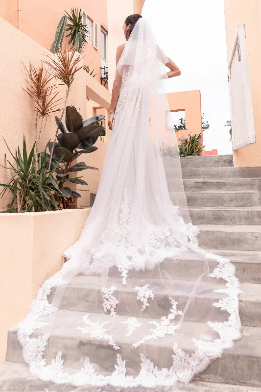 Two-tier Lace Edge Tulle Cathedral Veils Appliques CV0231 Tulle Dress Classic