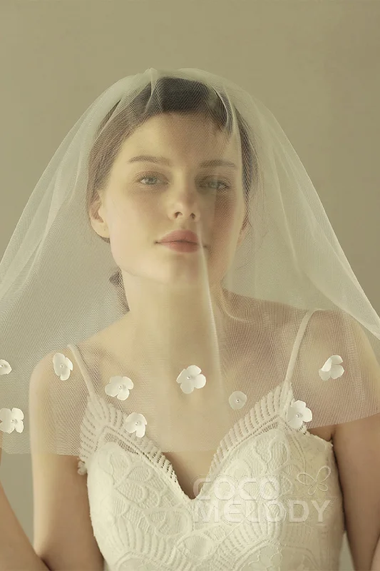 One-tier Cut Edge Tulle Shoulder Veils with Flower CV0236 Pleated Tulle Dress
