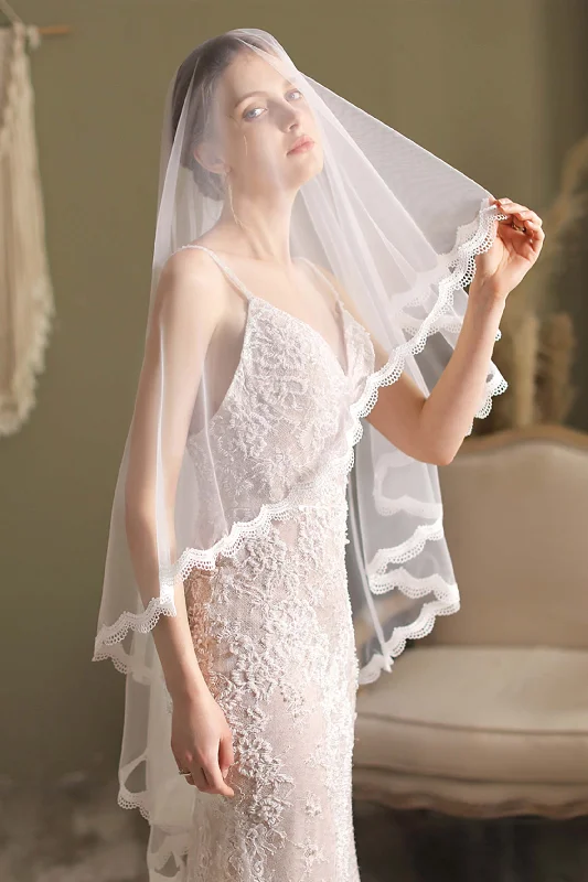 Two-tier Lace Edge Tulle Hip Veils with Appliques CV0261 Tulle Dress Chic