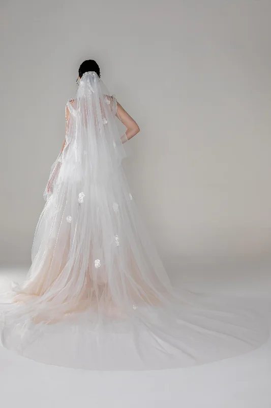 Two-tier Cut Edge Tulle Chapel Veils with Appliques Beading CV0272 Tulle Dress Flare